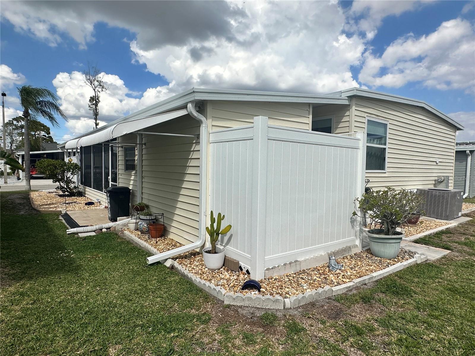 560 ORIENTAL POPPY DR