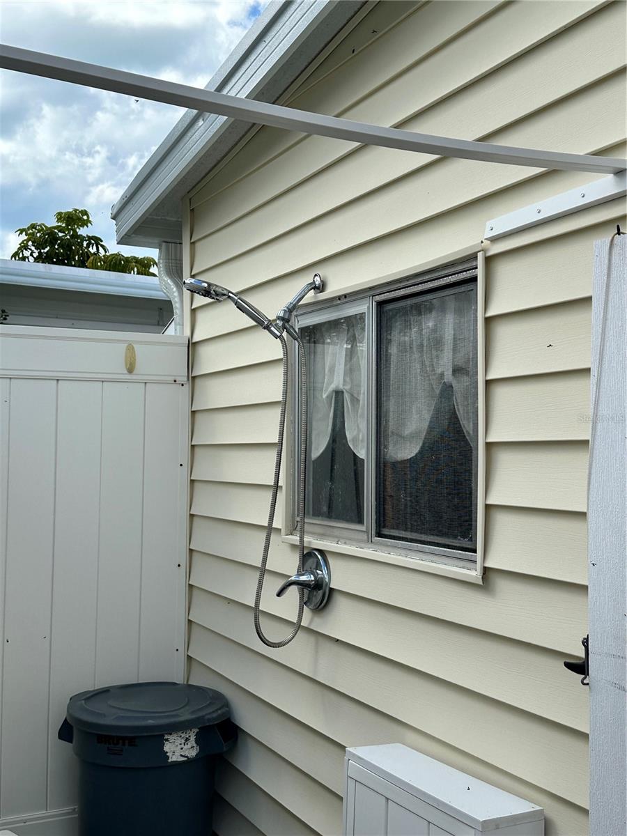 560 ORIENTAL POPPY DR