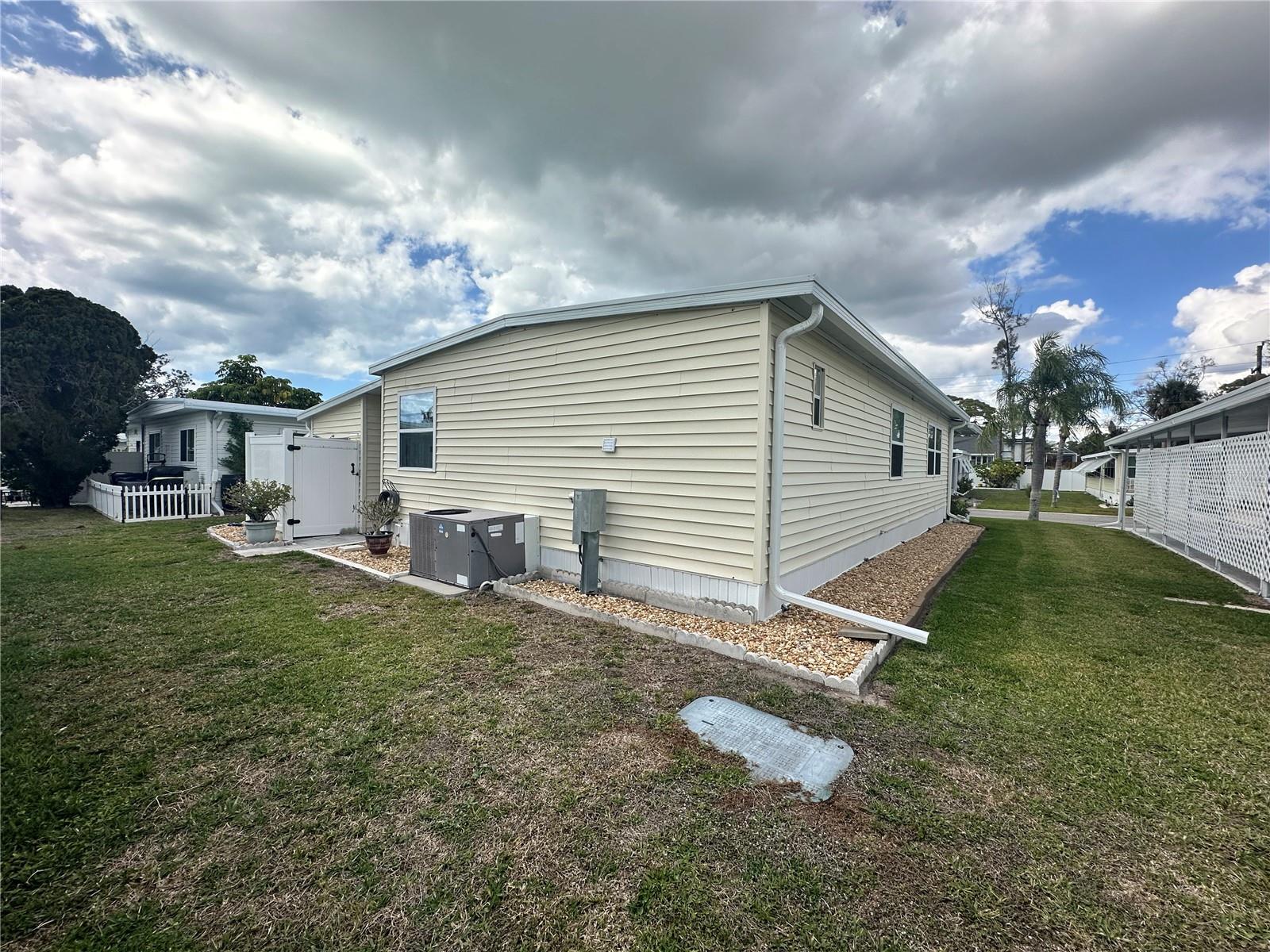 560 ORIENTAL POPPY DR