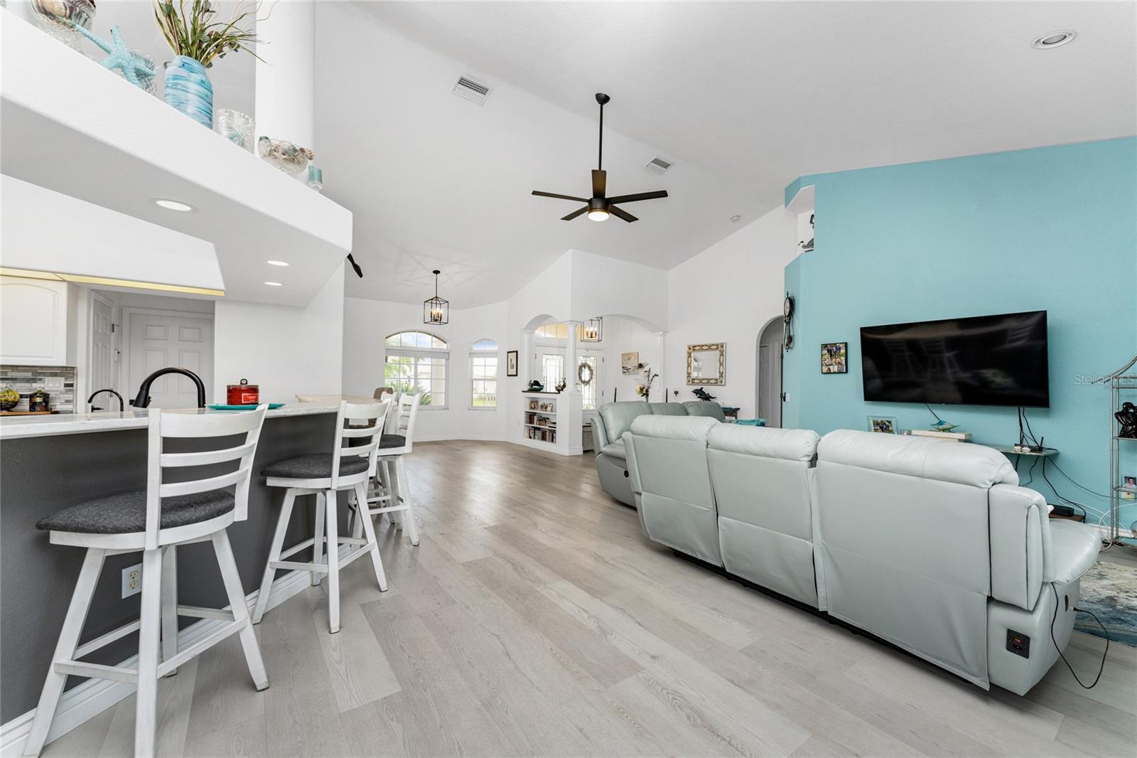 855 PAMELA DR