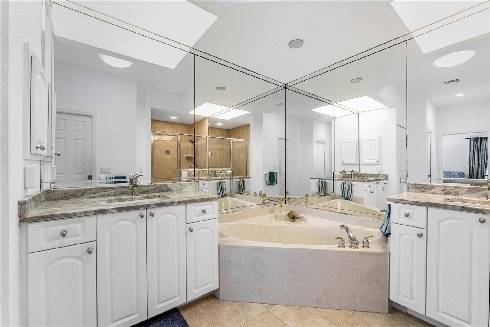 855 PAMELA DR