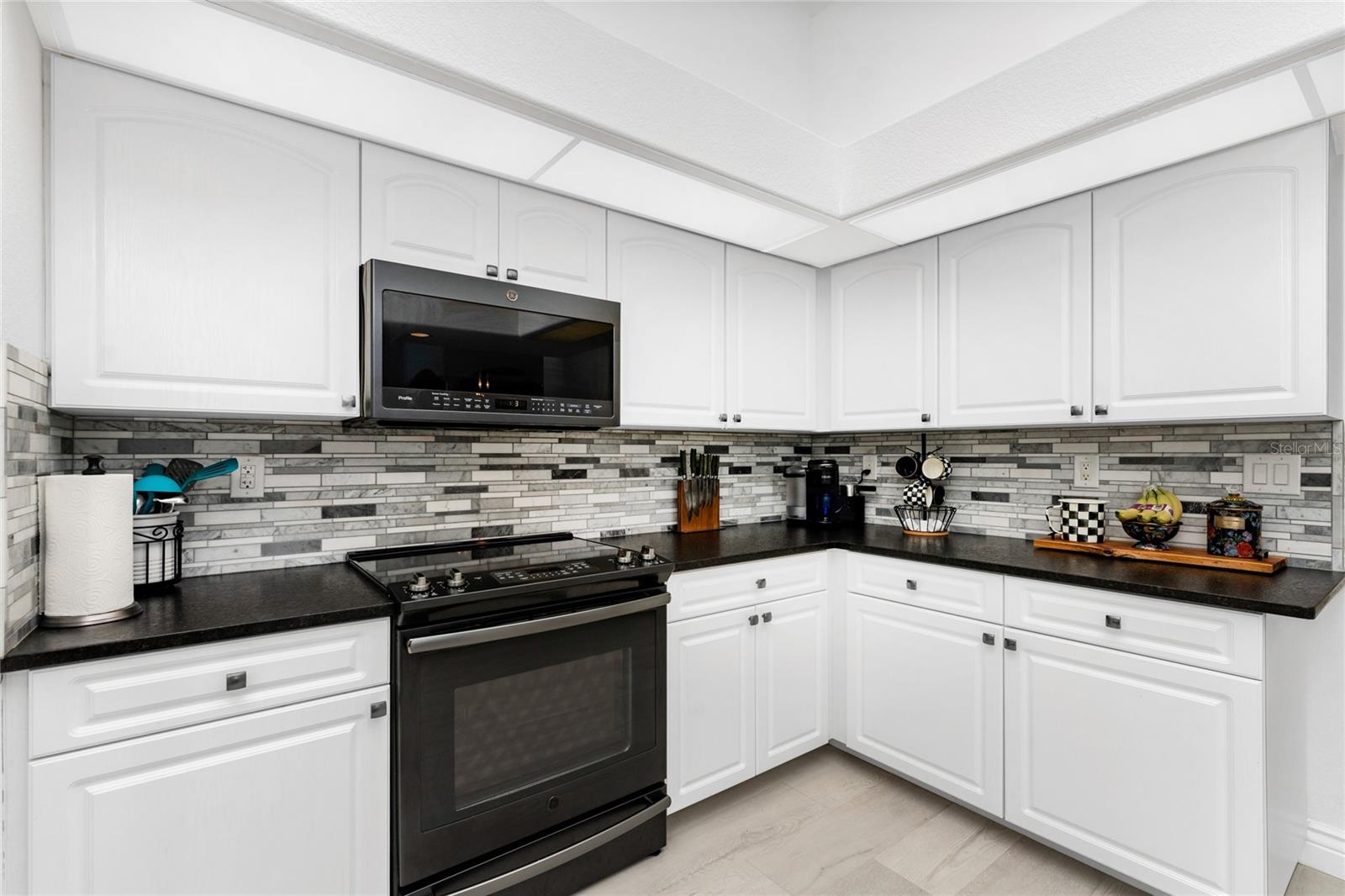855 PAMELA DR