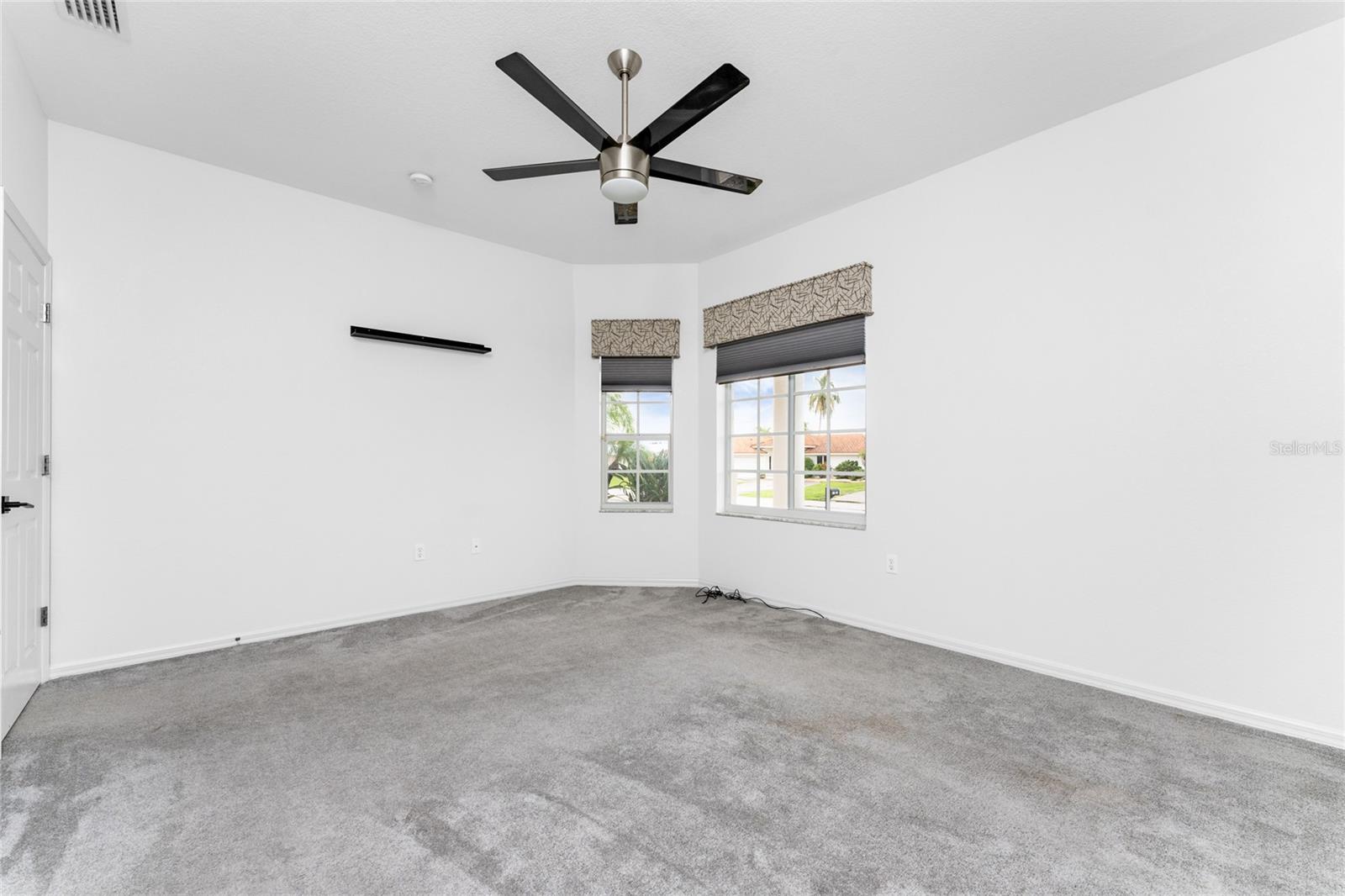 855 PAMELA DR