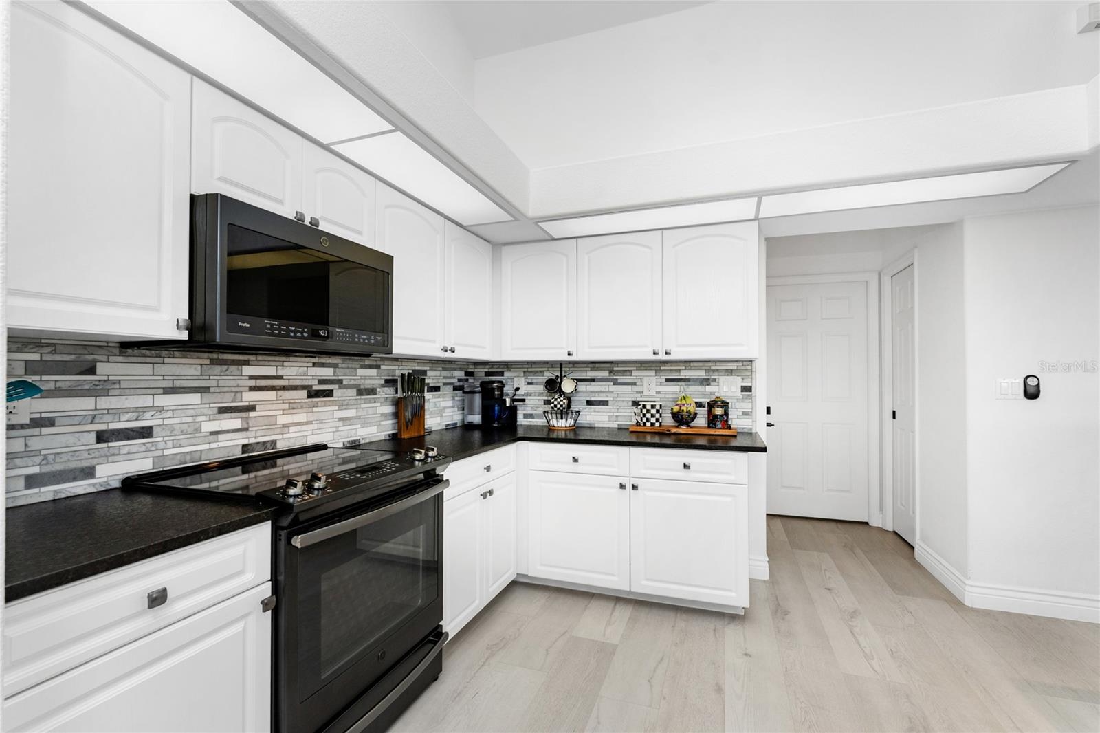 855 PAMELA DR