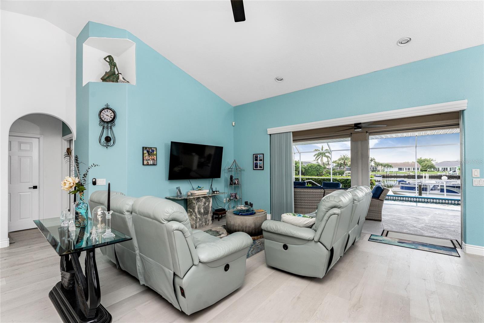 855 PAMELA DR