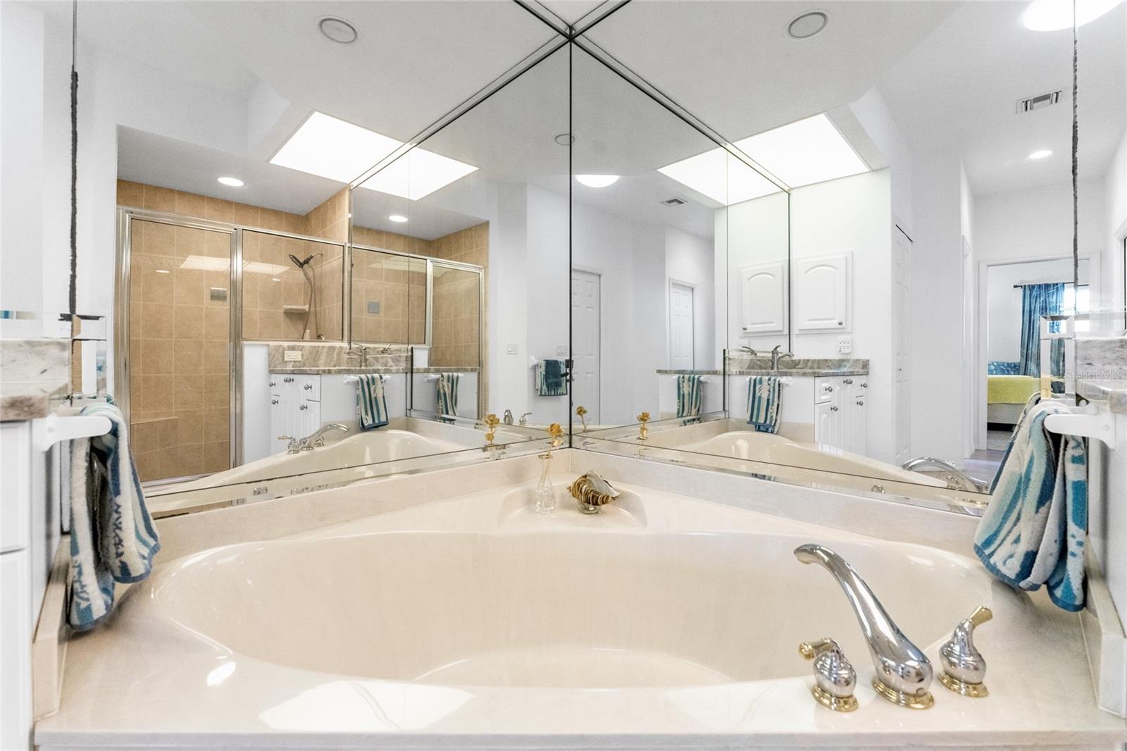 855 PAMELA DR