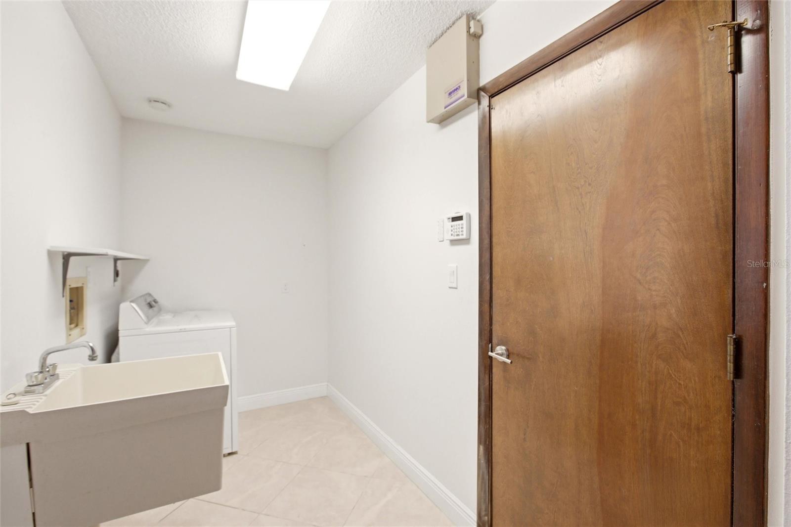 454 MONACO DR