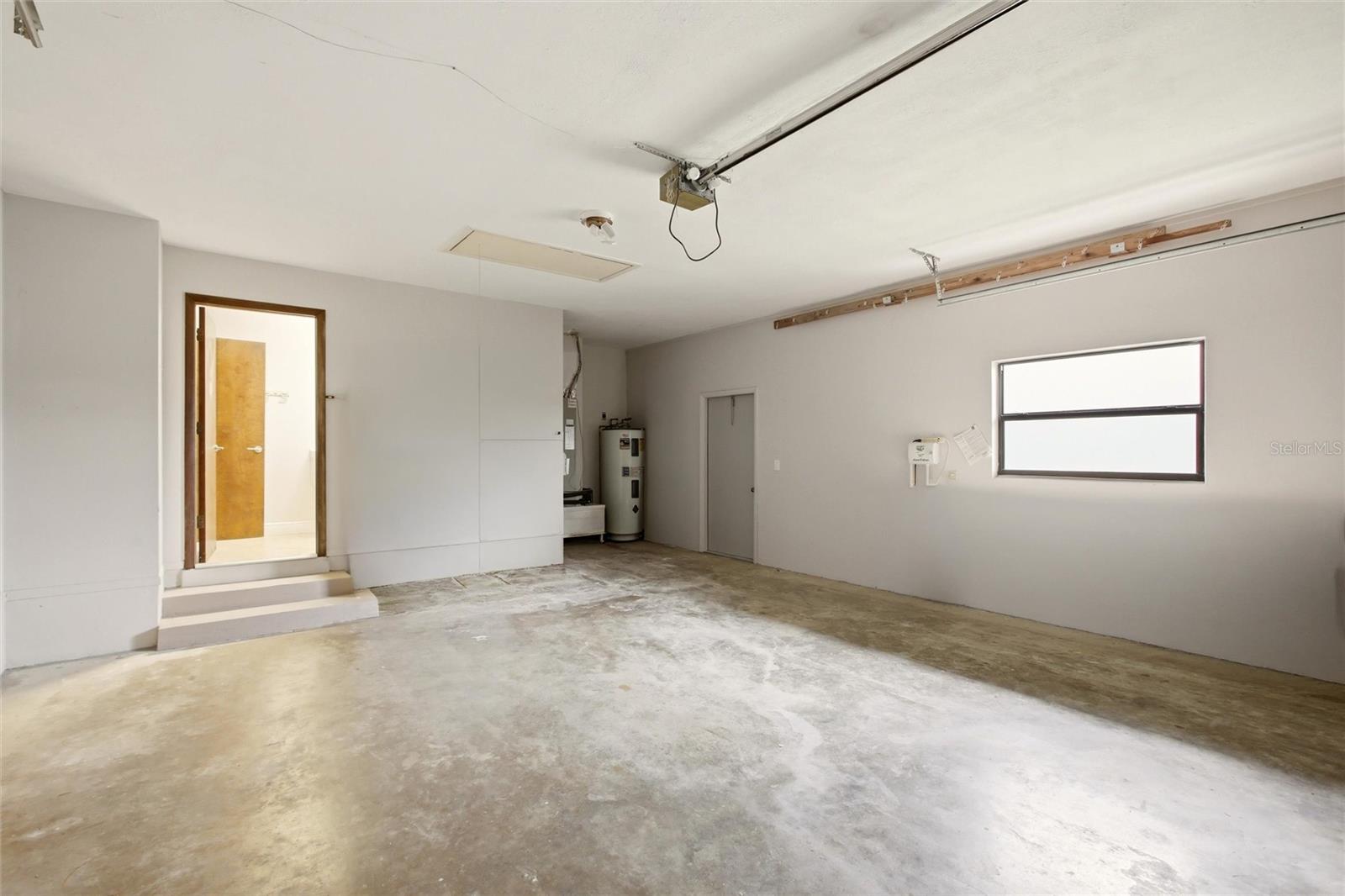 454 MONACO DR