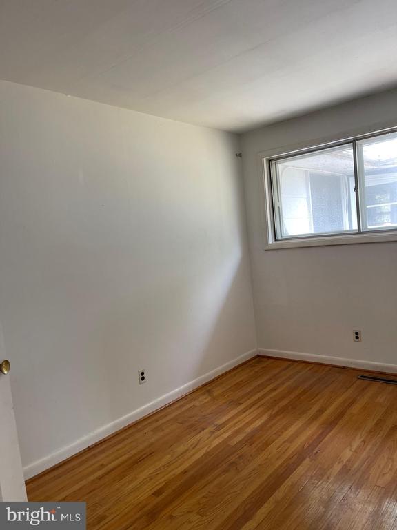 393 W PARK AVENUE