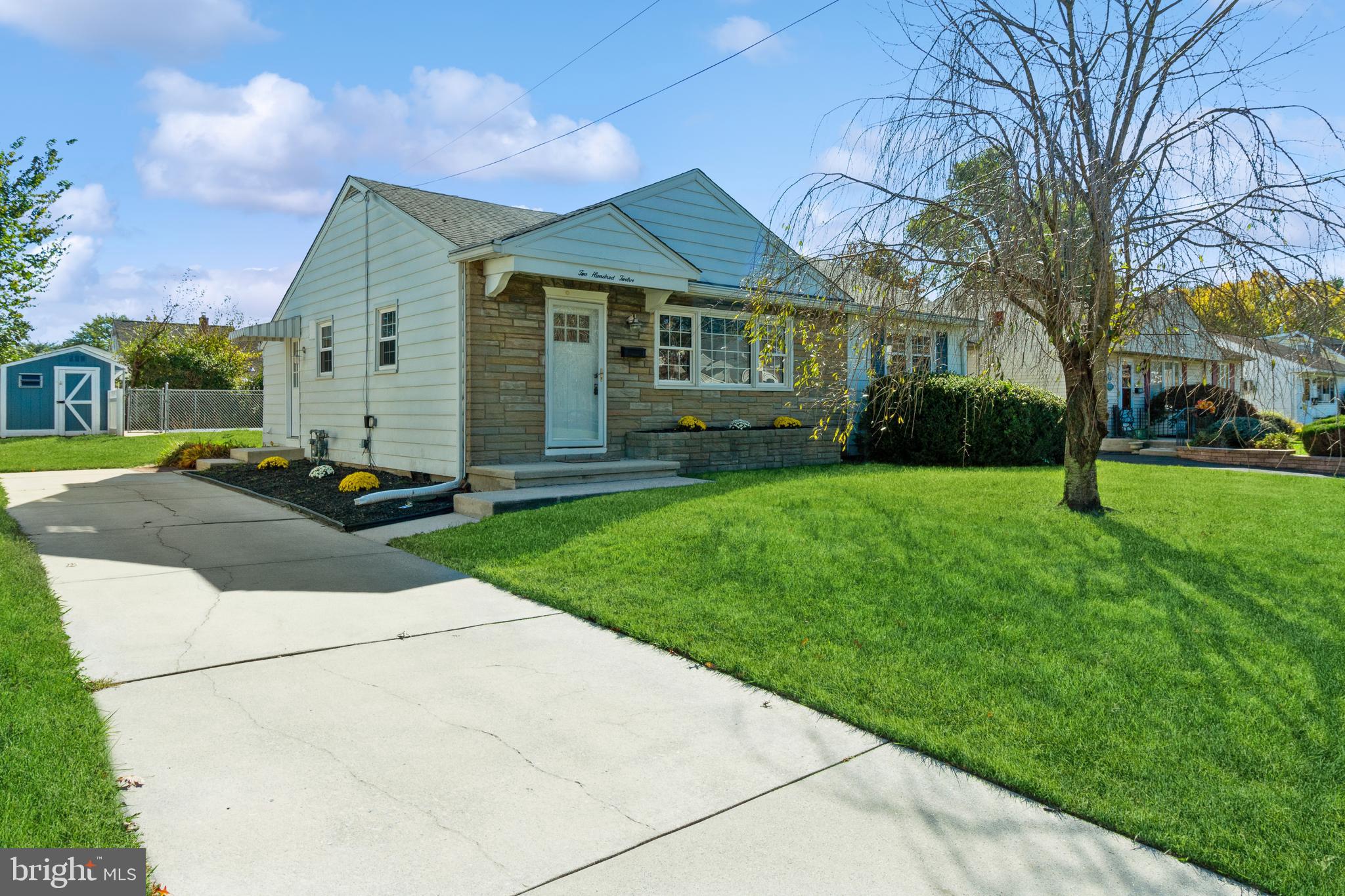 212 EDWARDS AVENUE