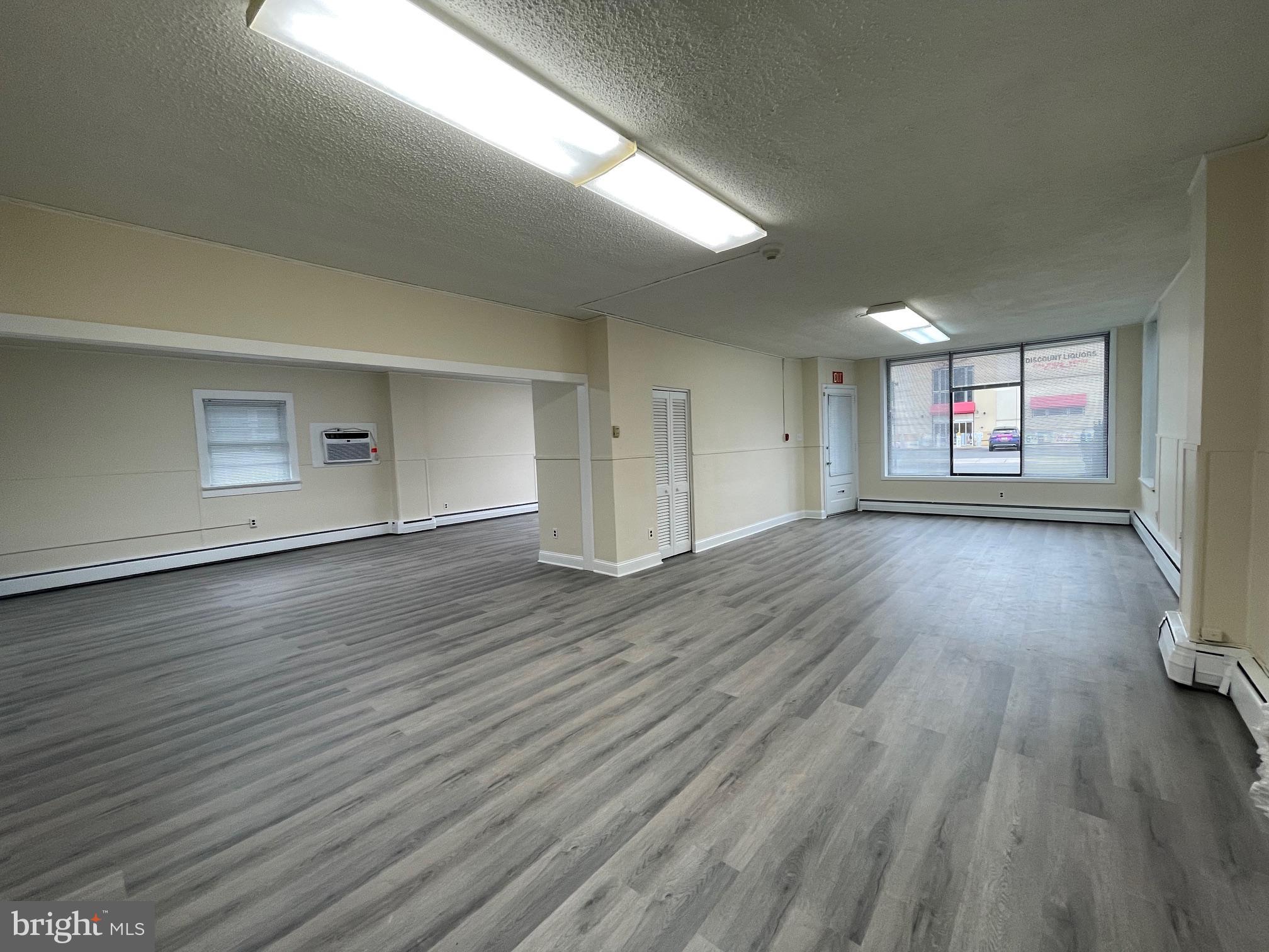 215-217 N BLACK HORSE PIKE