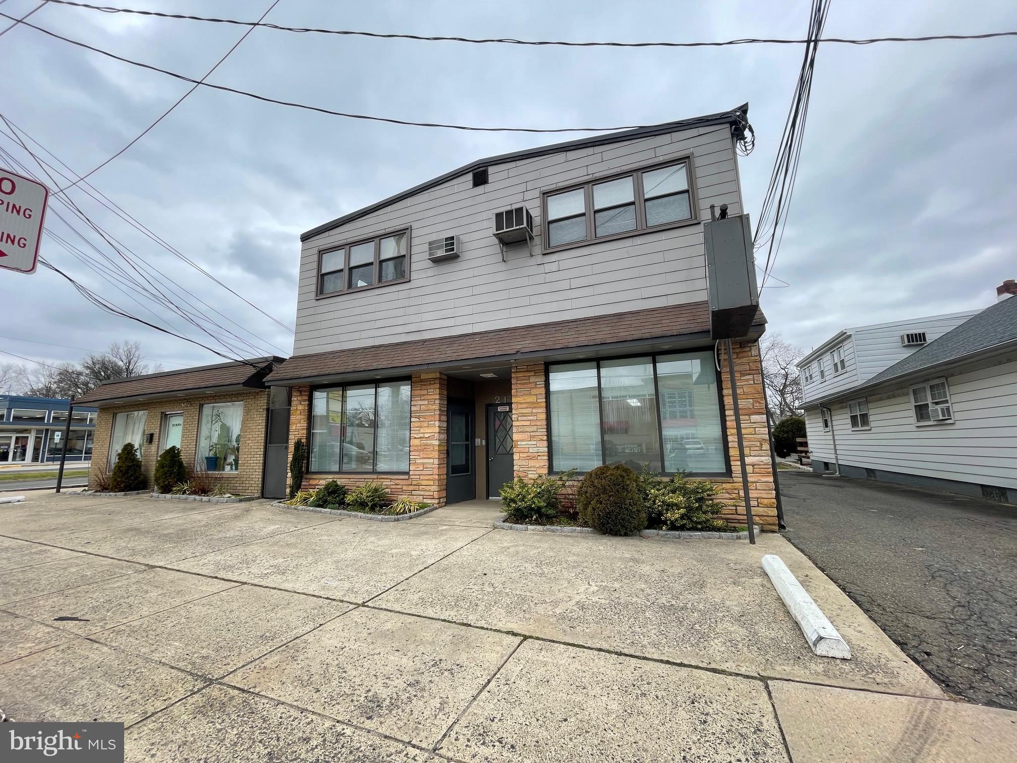 215-217 N BLACK HORSE PIKE