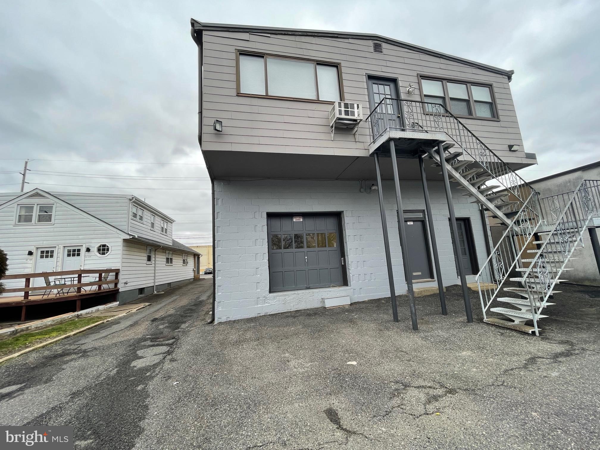 215-217 N BLACK HORSE PIKE