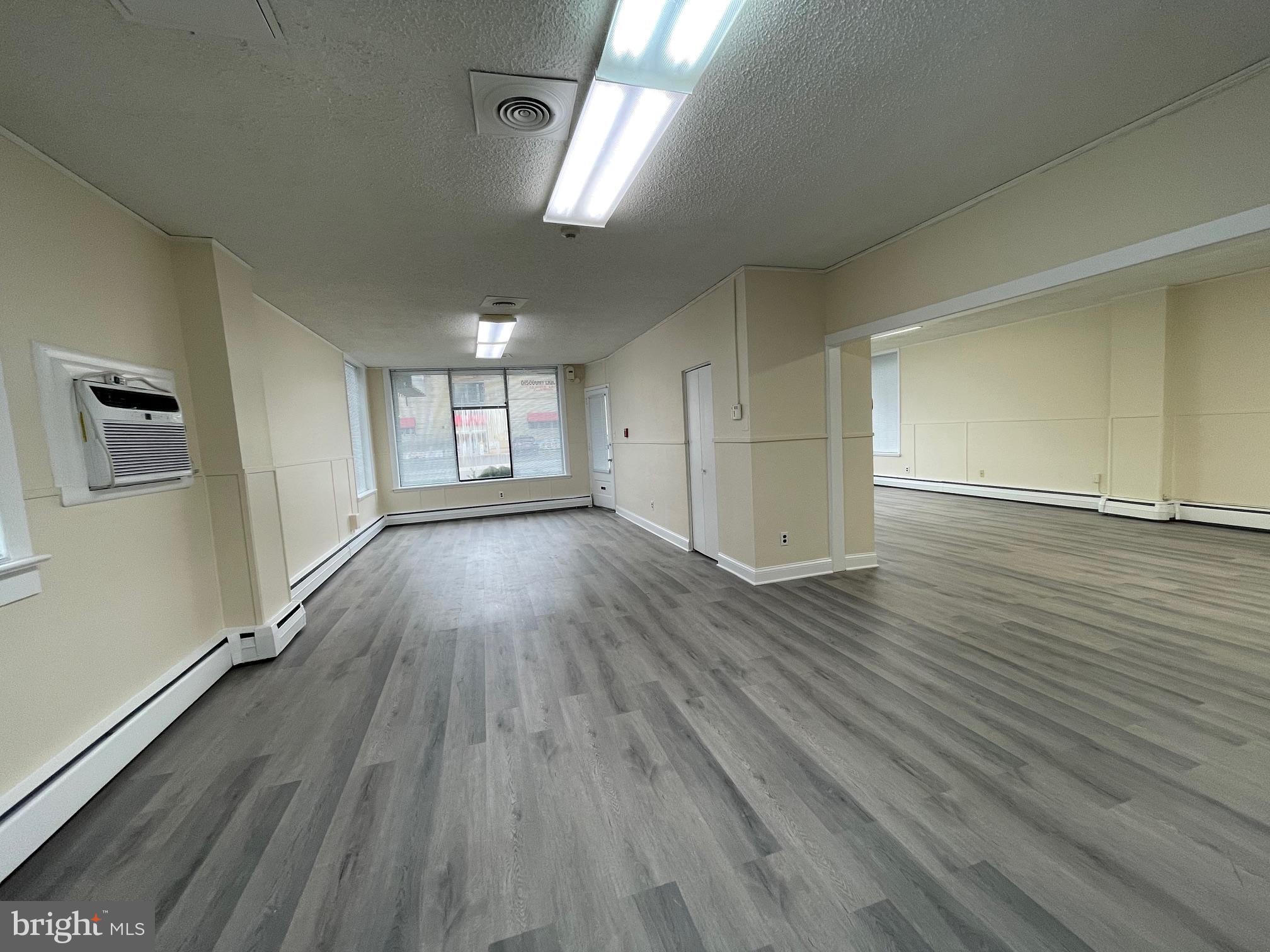 215-217 N BLACK HORSE PIKE