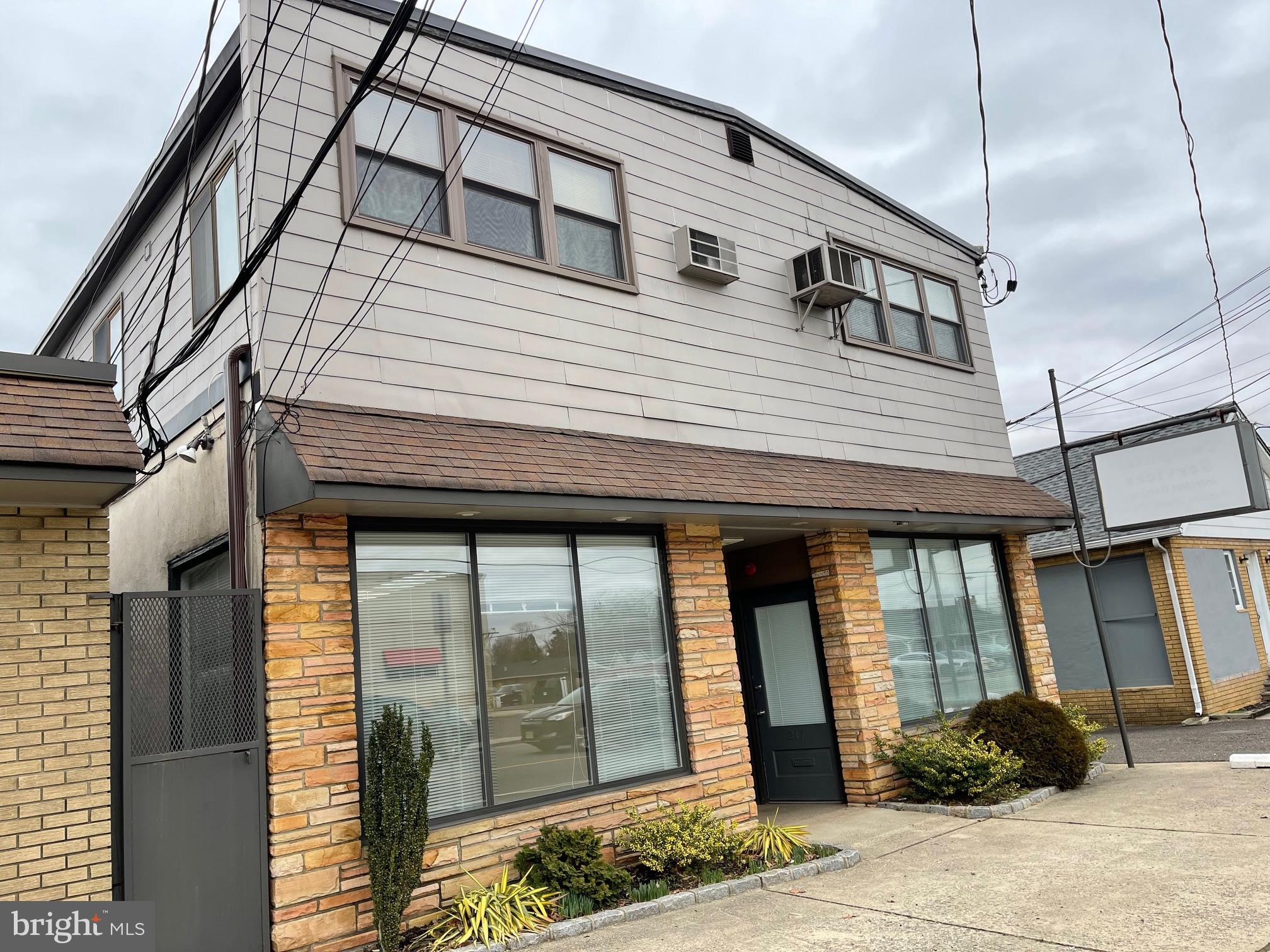 215-217 N BLACK HORSE PIKE