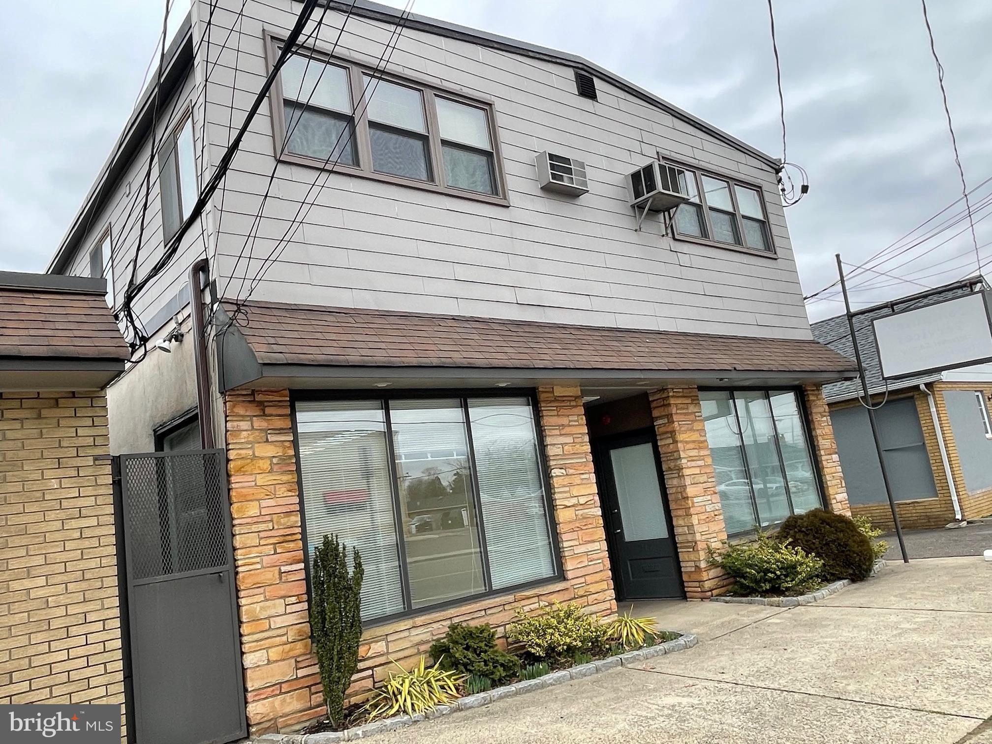 215-217 N BLACK HORSE PIKE