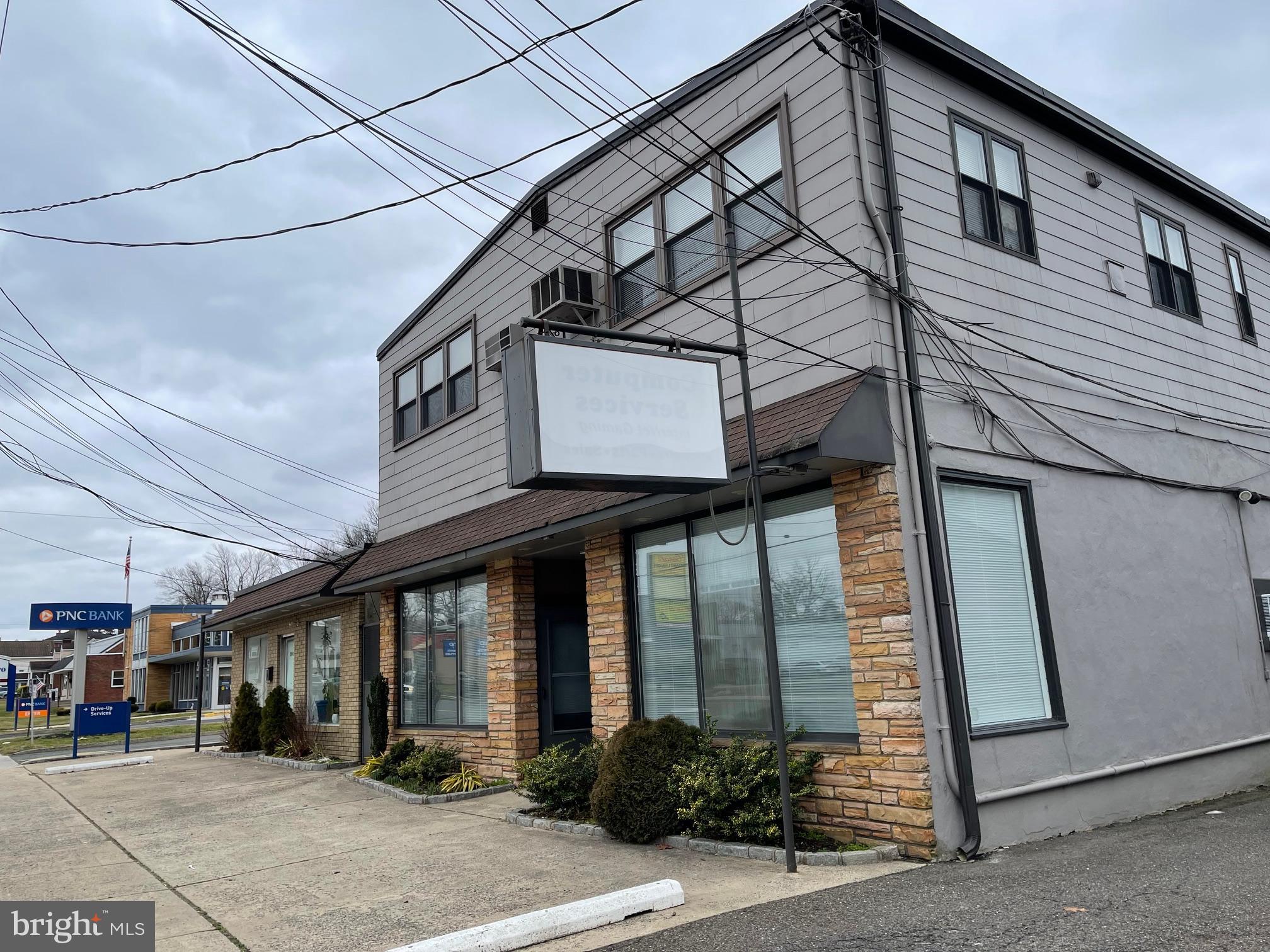 215-217 N BLACK HORSE PIKE