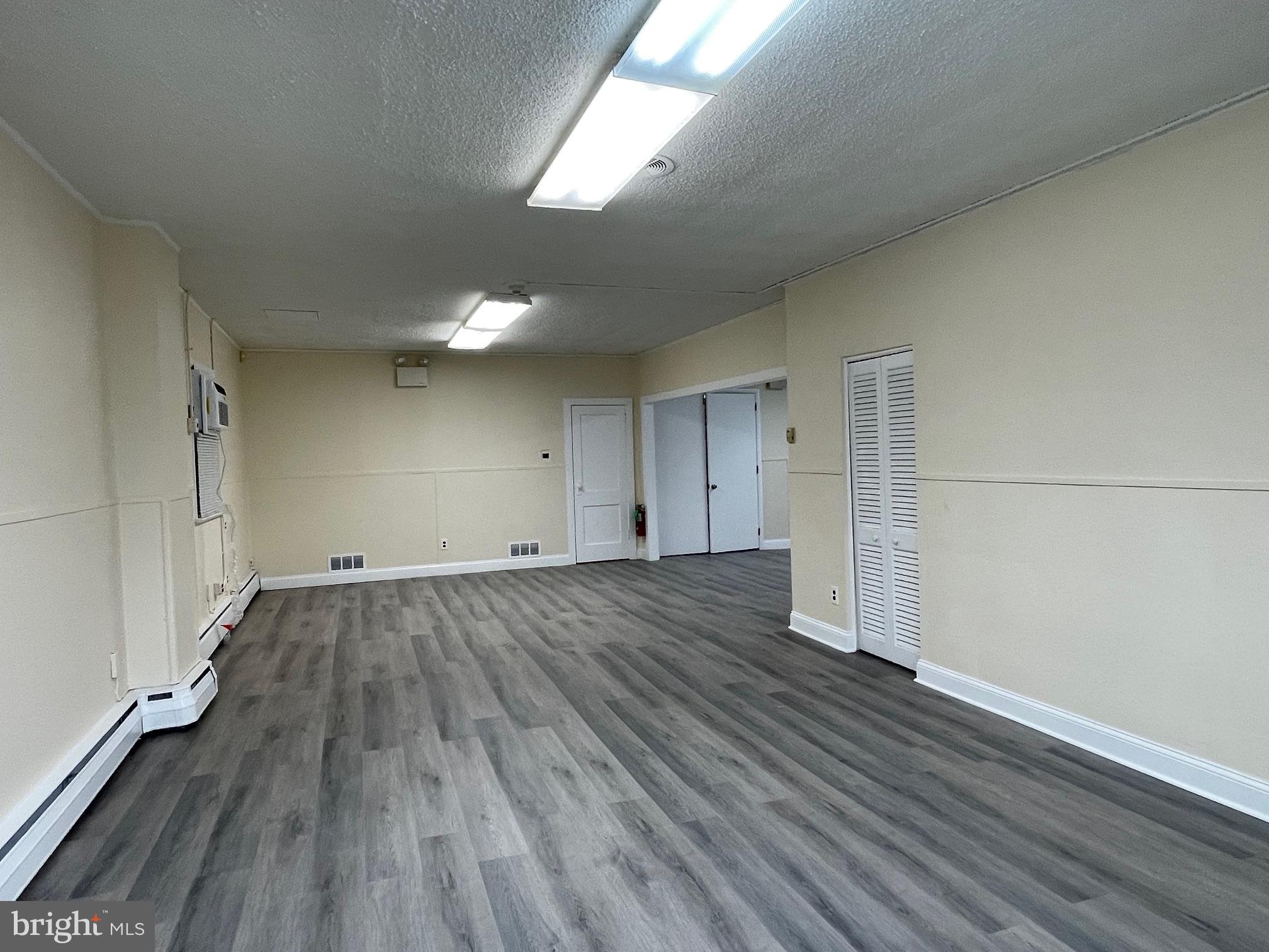 215-217 N BLACK HORSE PIKE