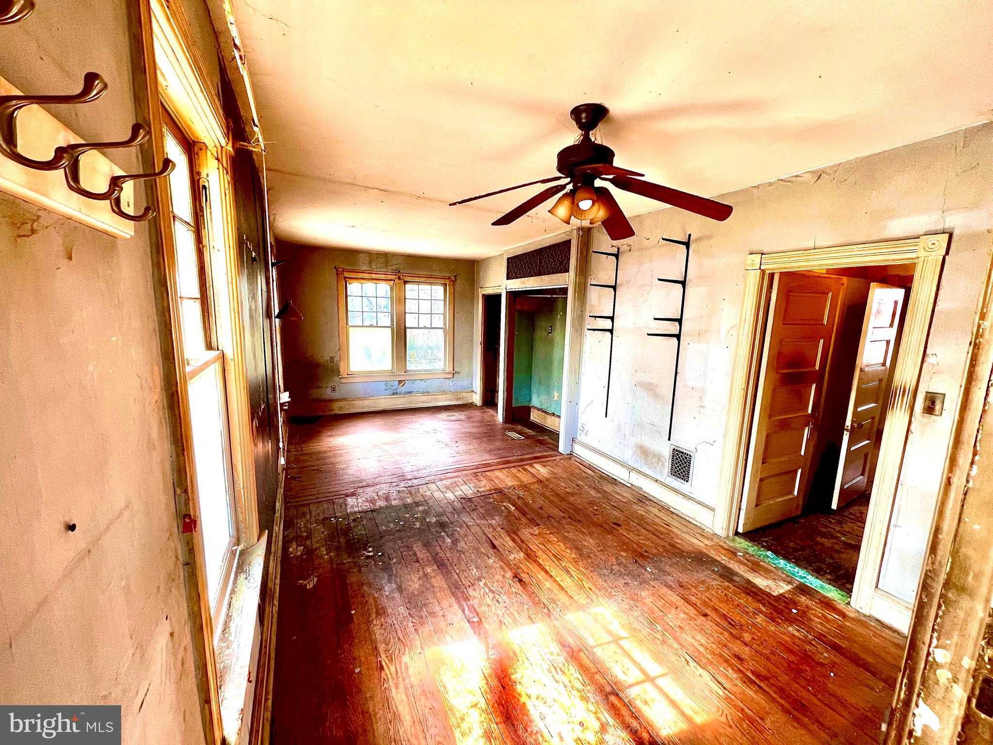 11 E ATLANTIC AVENUE