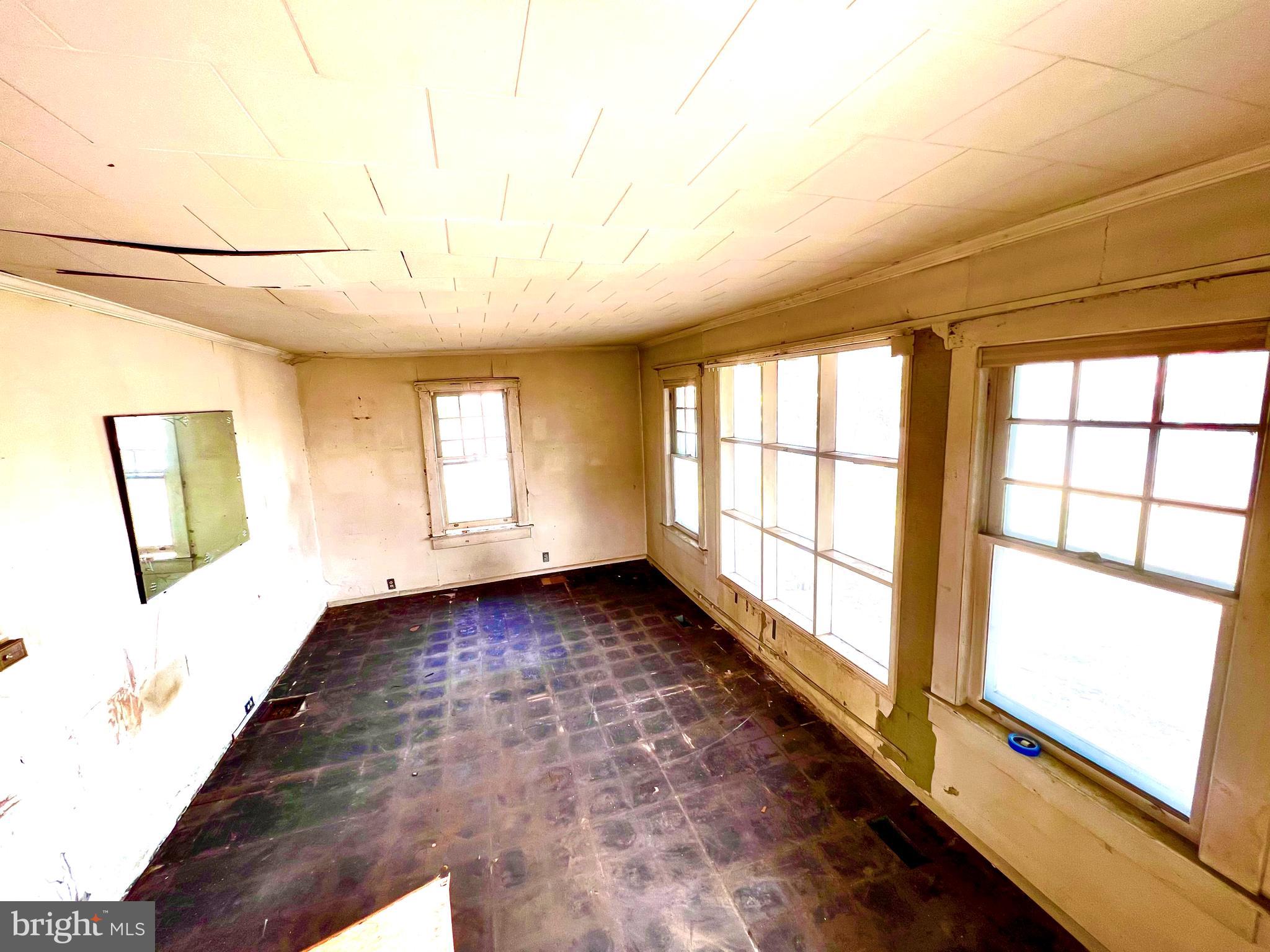 11 E ATLANTIC AVENUE