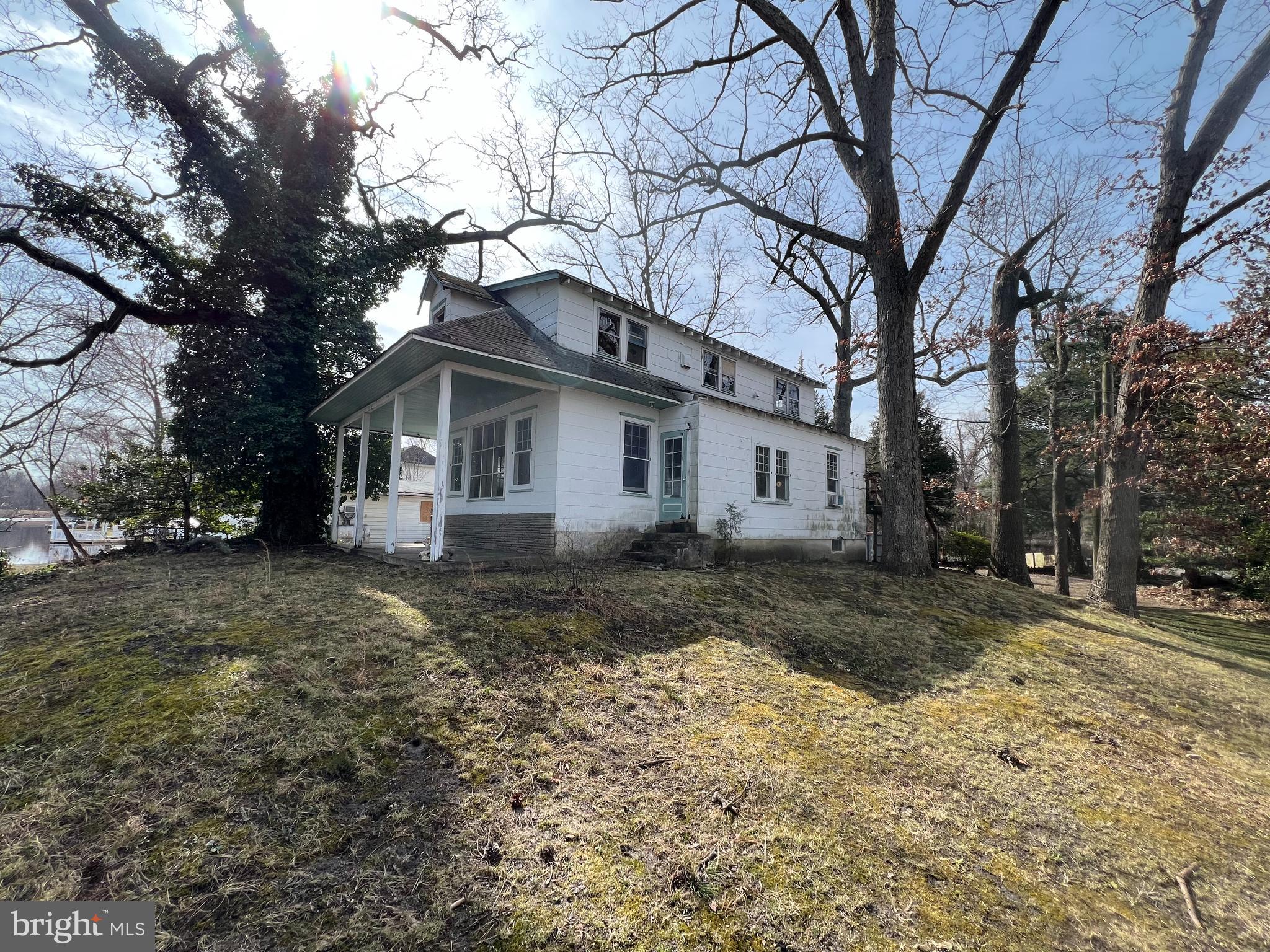 11 E ATLANTIC AVENUE