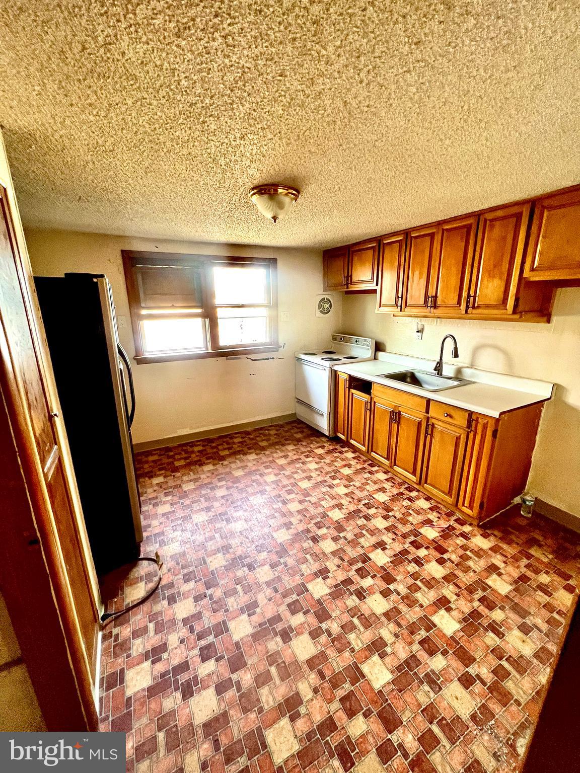 11 E ATLANTIC AVENUE