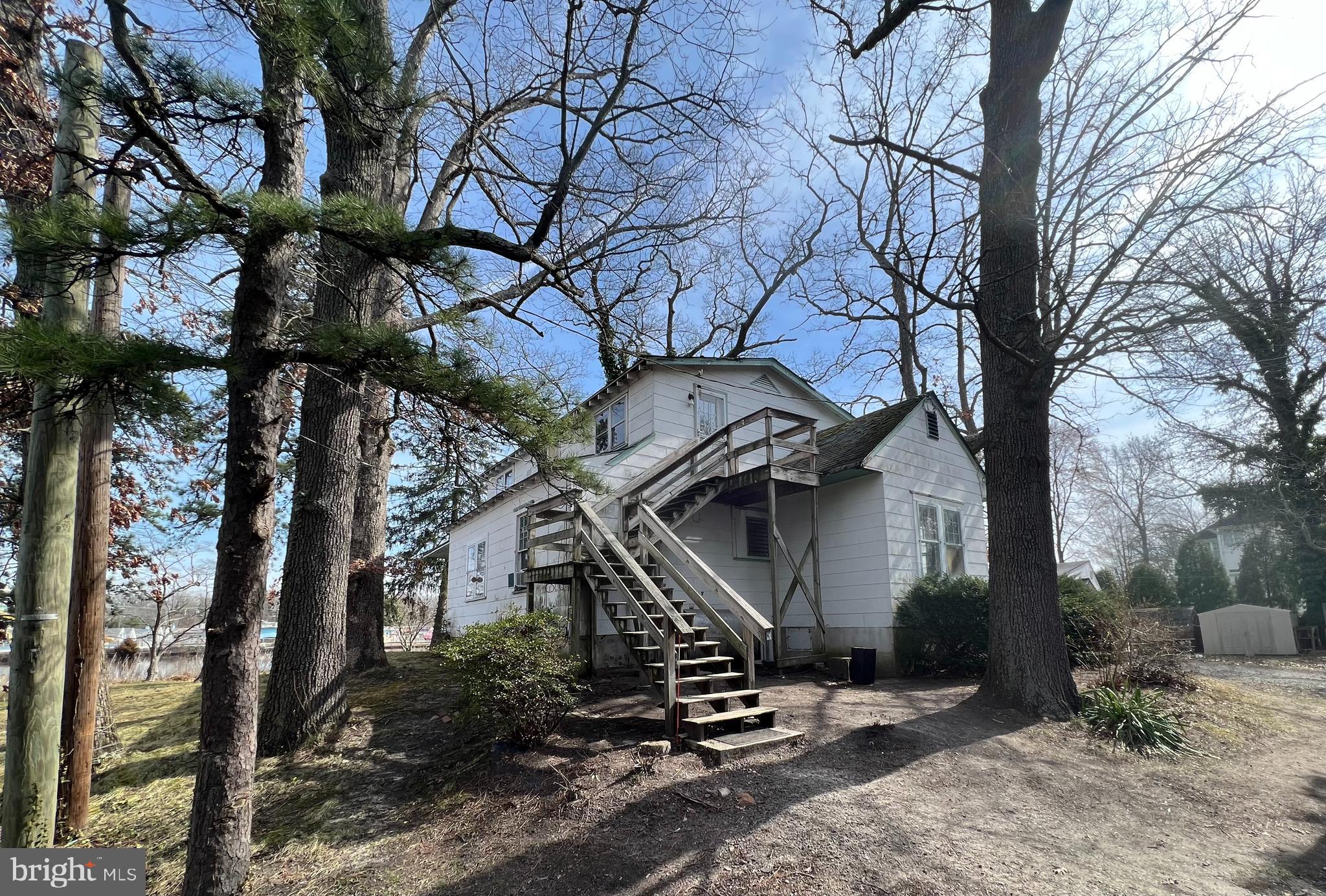 11 E ATLANTIC AVENUE