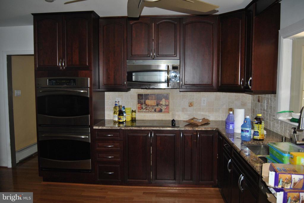 225 W LANDING ROAD
