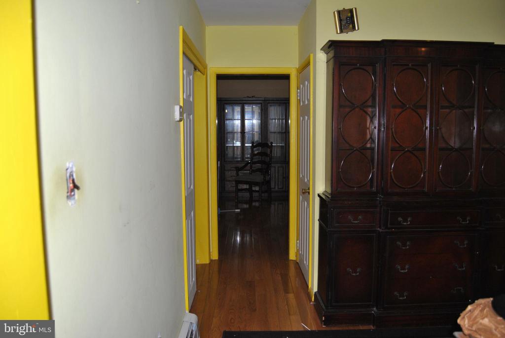 225 W LANDING ROAD