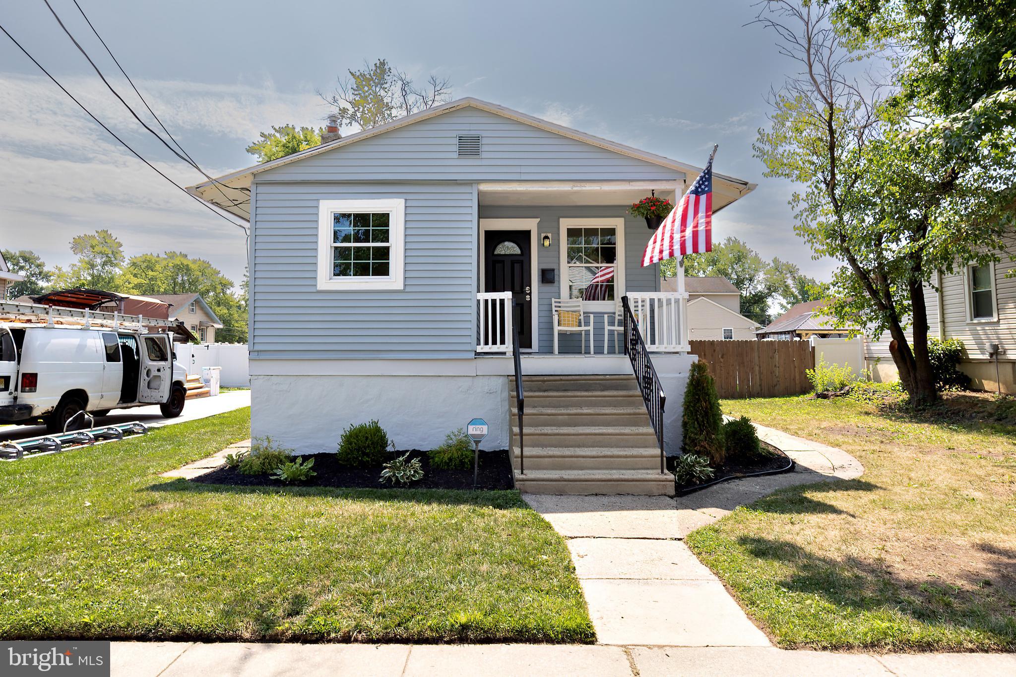 207 E CRESTWOOD AVENUE