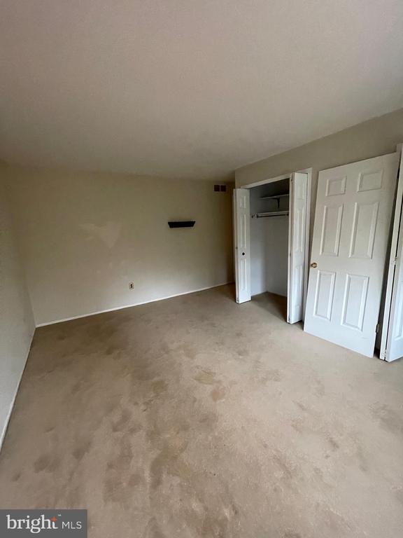 21 HOLLY OAK DRIVE
