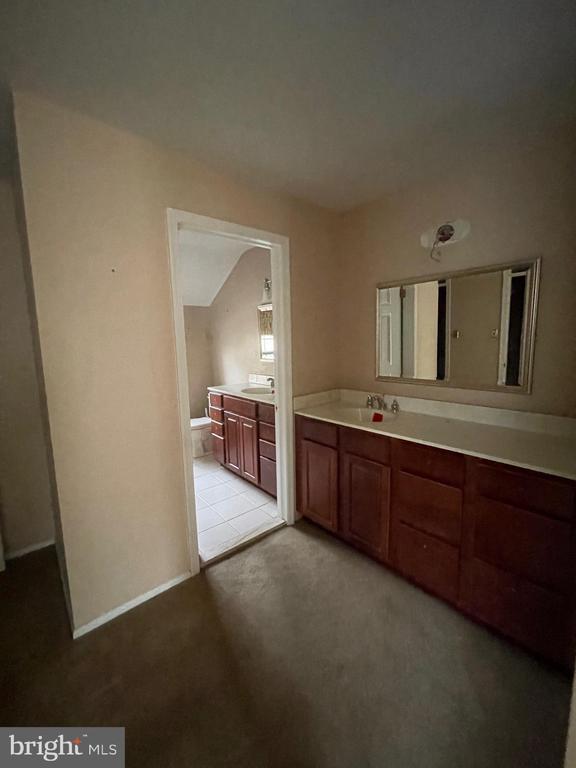 21 HOLLY OAK DRIVE