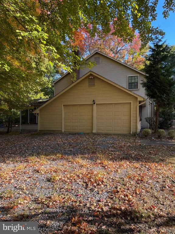 21 HOLLY OAK DRIVE
