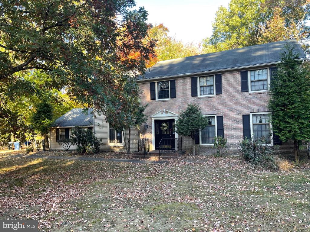 21 HOLLY OAK DRIVE