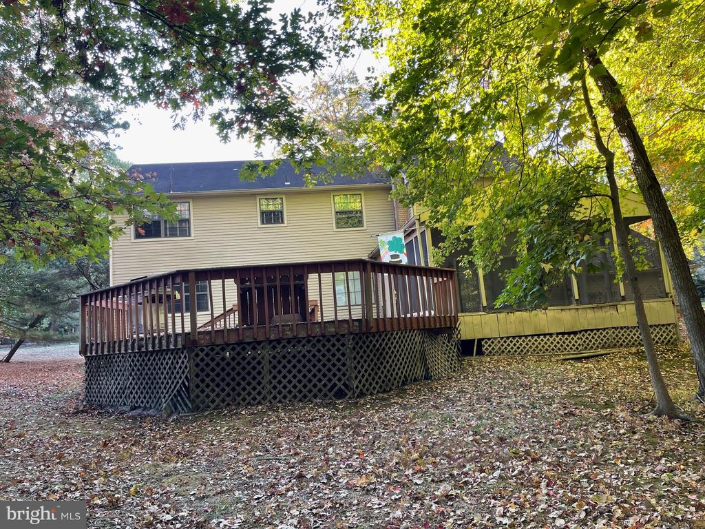 21 HOLLY OAK DRIVE
