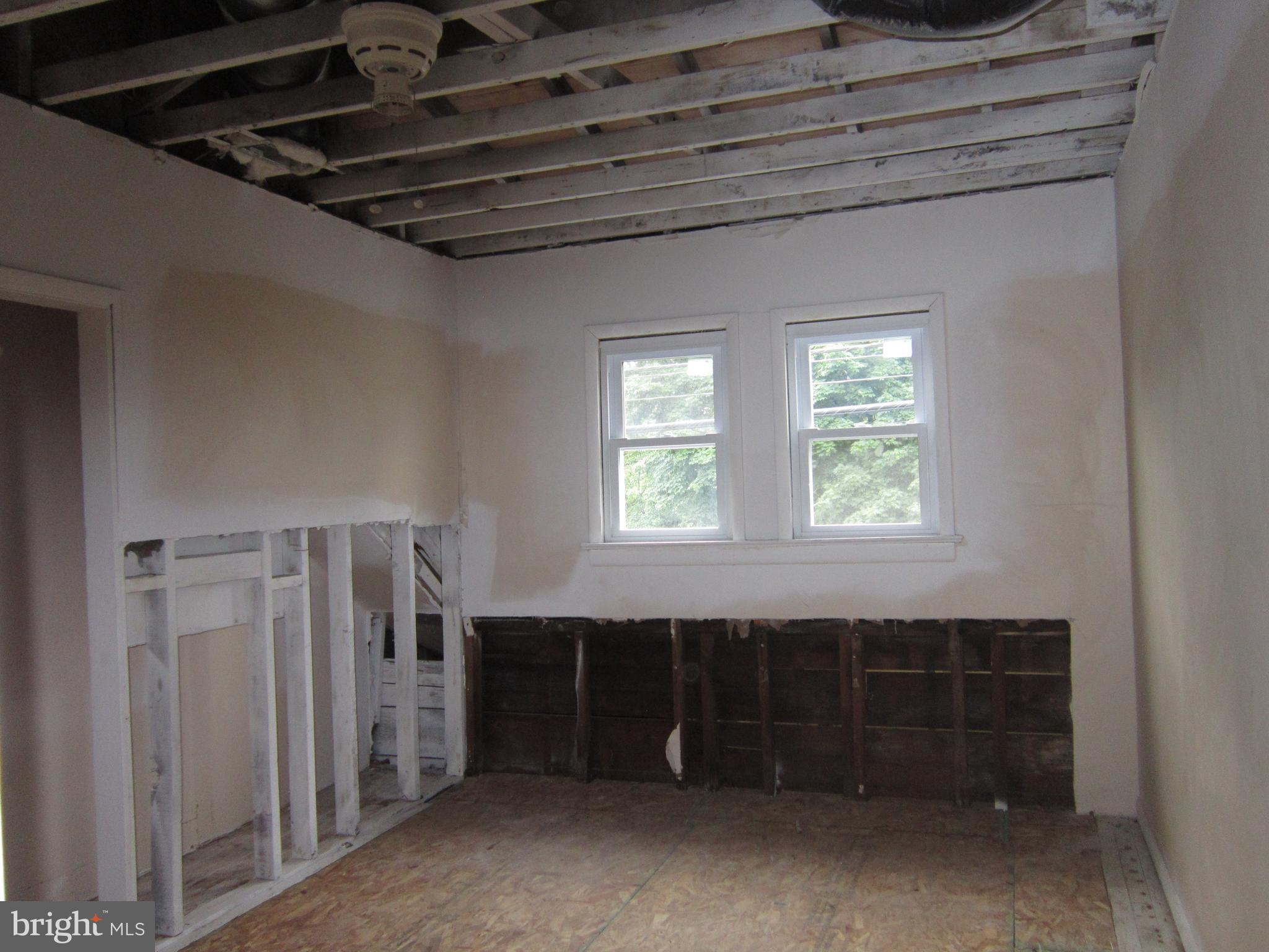 108 S BURNT MILL ROAD