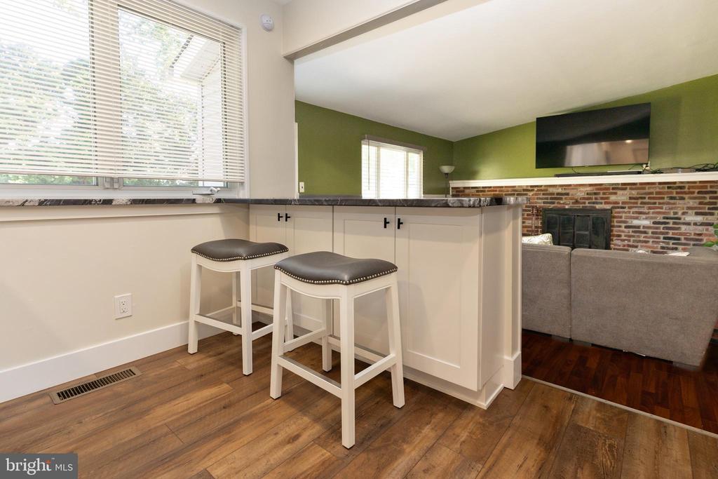 721 BENTLEY LANE