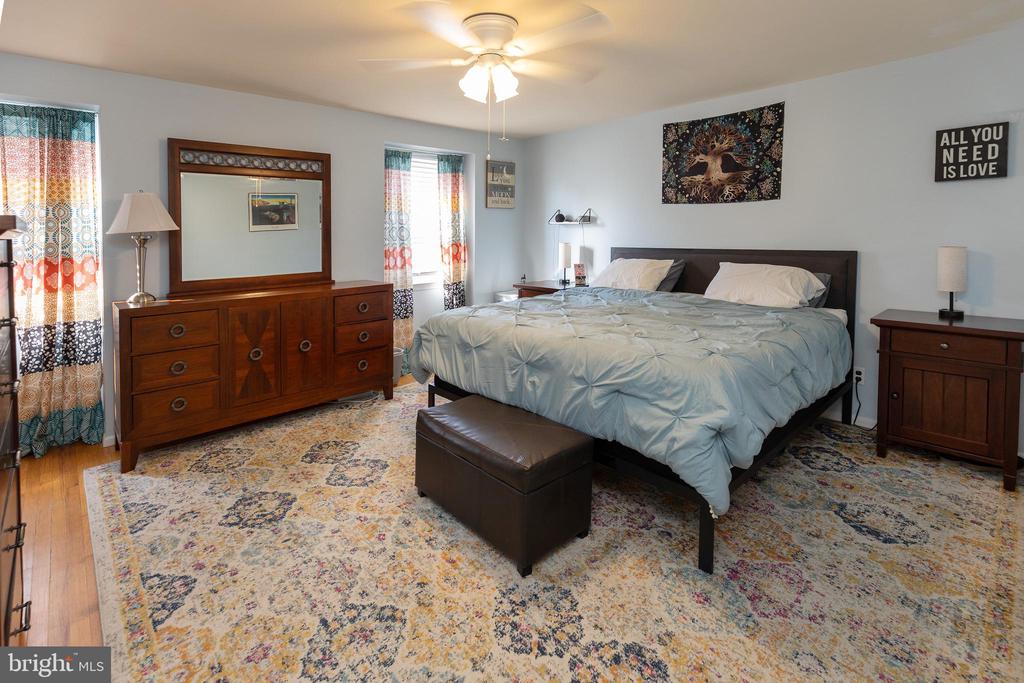 721 BENTLEY LANE
