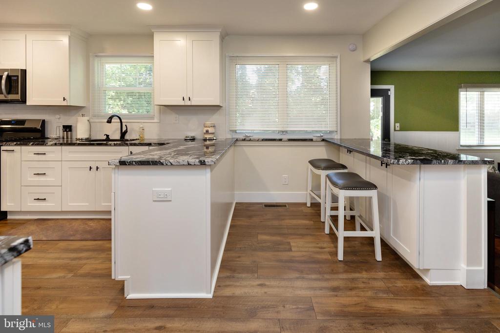 721 BENTLEY LANE
