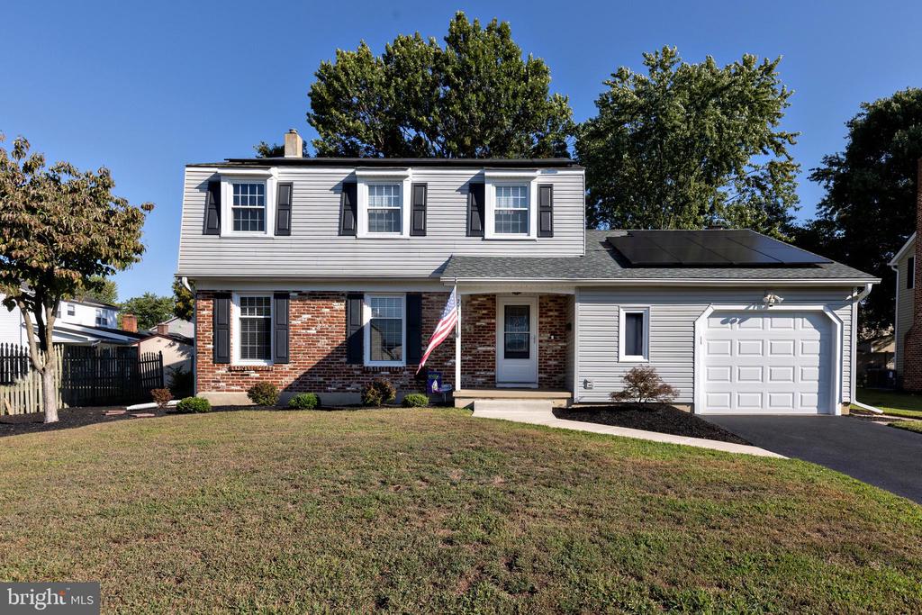 721 BENTLEY LANE