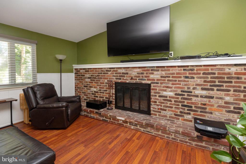 721 BENTLEY LANE