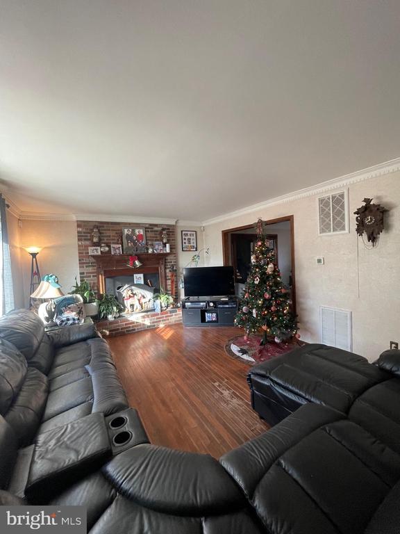 150 N SMITH TERRACE
