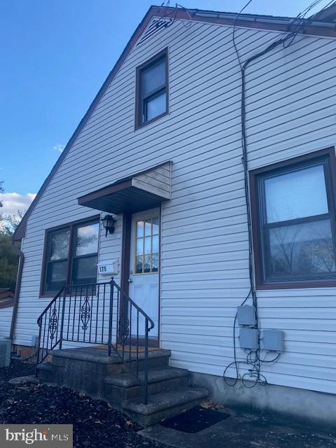 175 WHITE HORSE ROAD W 2