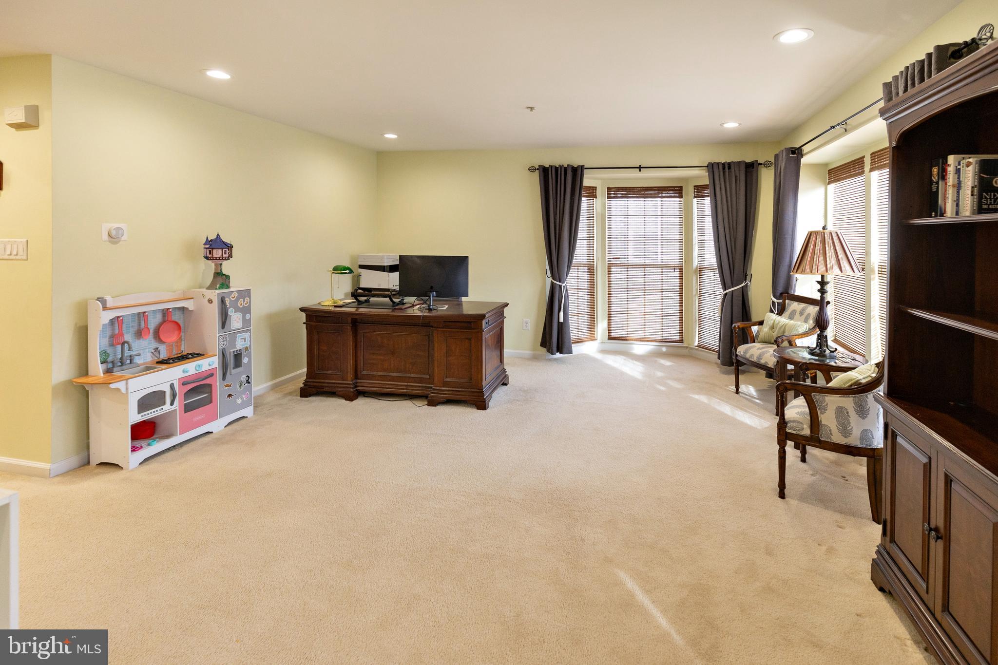 2049 BROADACRES DRIVE