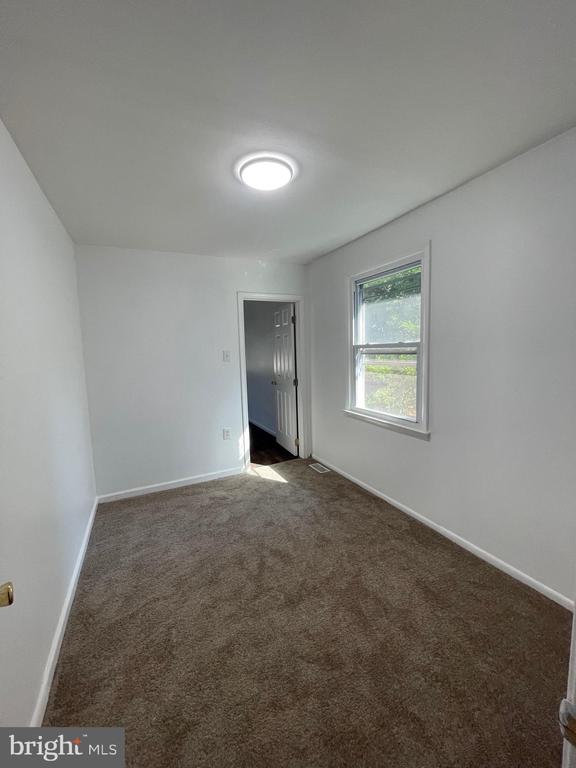 711 E MAPLE Unit: 2