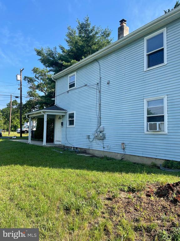 711 E MAPLE Unit: 2