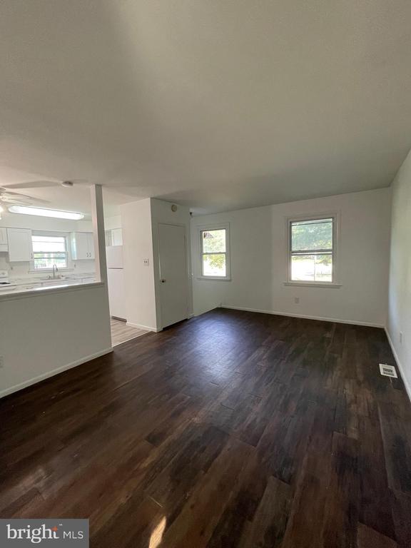 711 E MAPLE Unit: 2