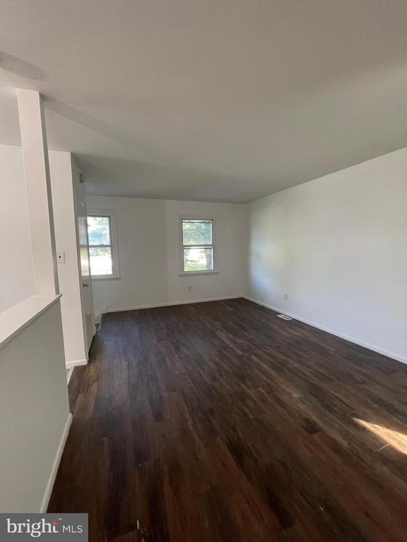 711 E MAPLE Unit: 2