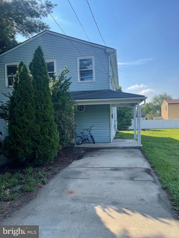 711 E MAPLE Unit: 2