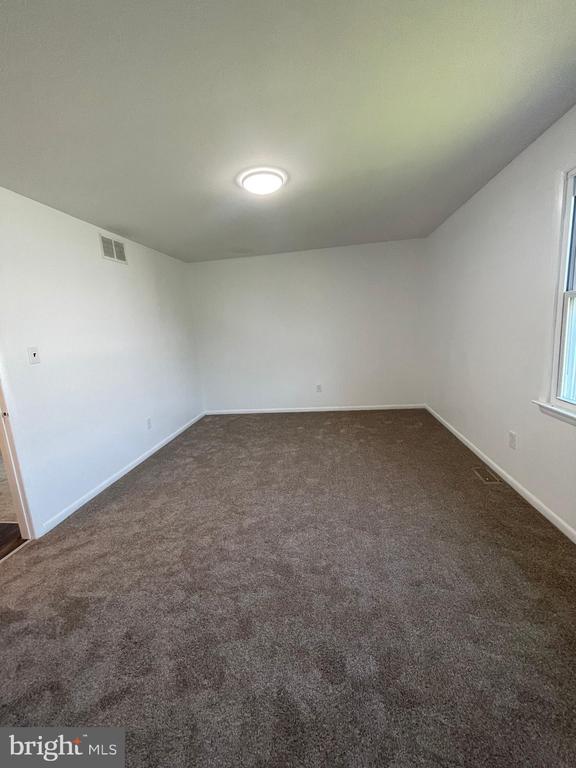 711 E MAPLE Unit: 2